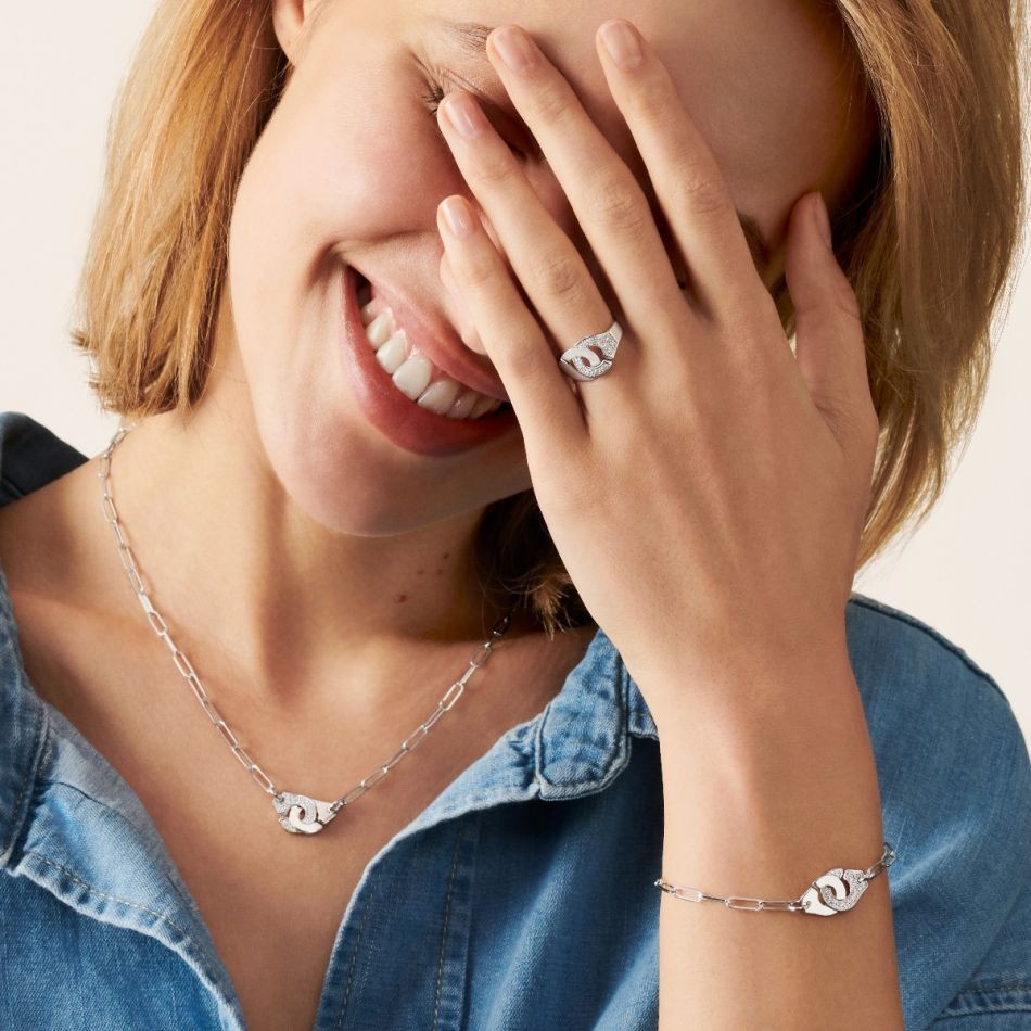 Bracelet, bague et collier Menottes dinh van en or blanc | LEPAGE