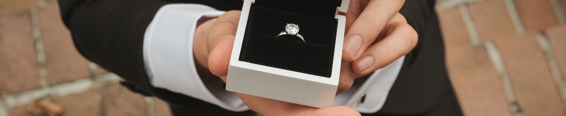 Diamond solitaire rings LEPAGE